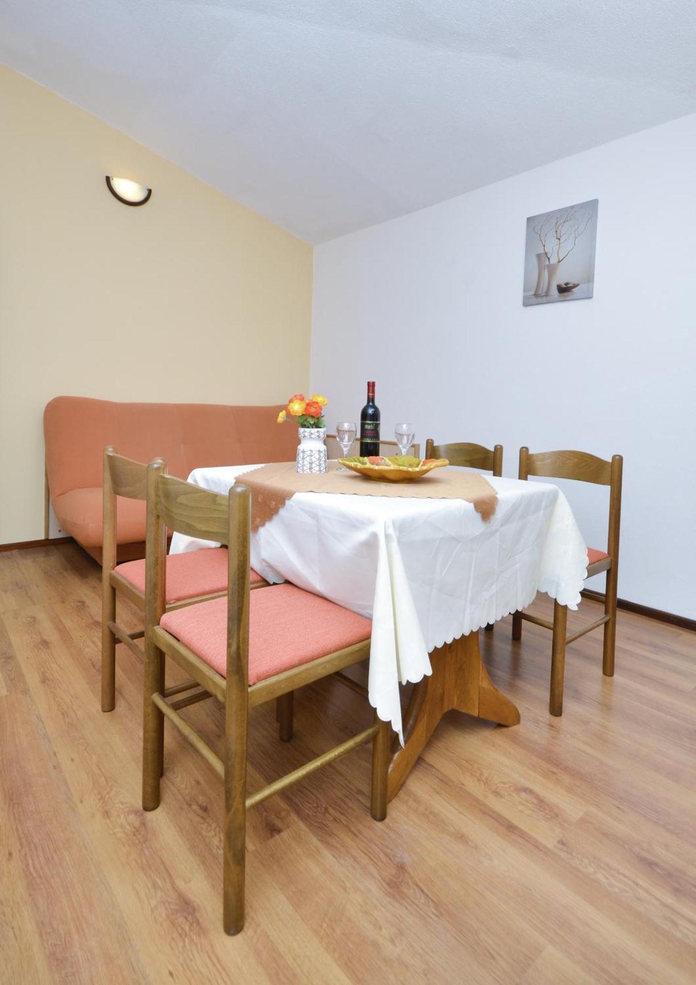 Family Friendly Apartments With A Swimming Pool Baska Voda, Makarska - 12442 客房 照片